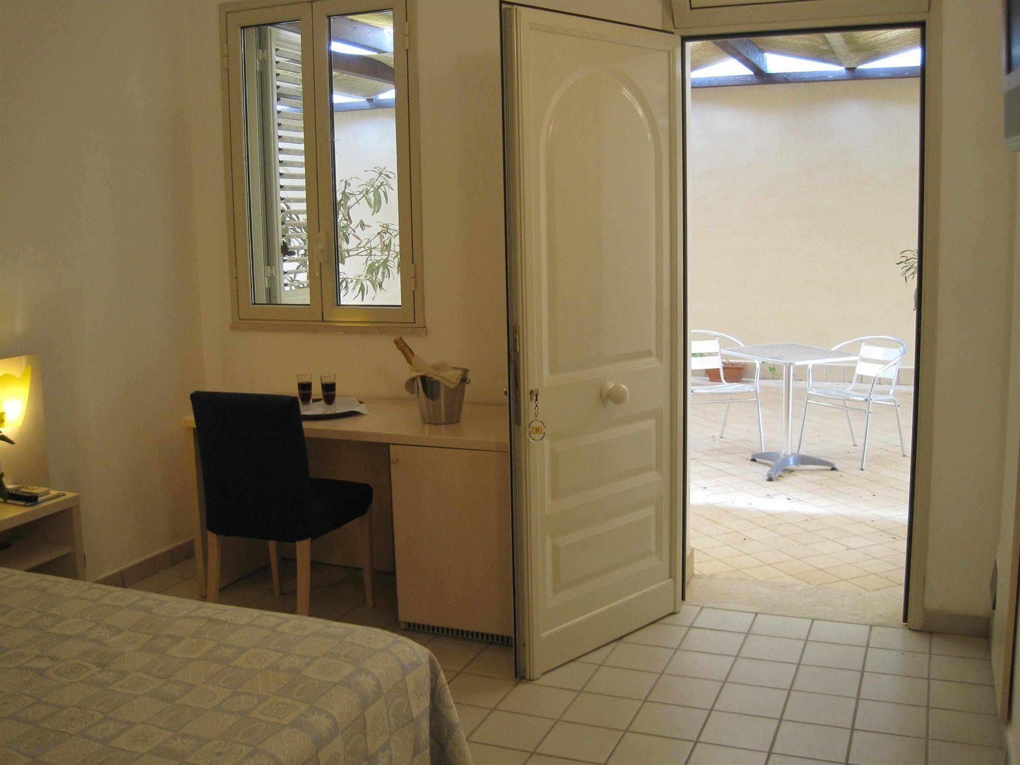 Hotel Sirenetta Isola delle Femmine Bagian luar foto